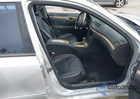 2007 Mercedes-Benz E 550 z USA, uszkodzony, nr VIN WDBUF72X67B023766